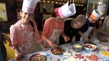 Özel öğrencilerden kendilerine özel pizza
