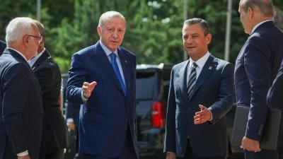 Özel ve Erdoğan arasında ipler iyice gerildi 