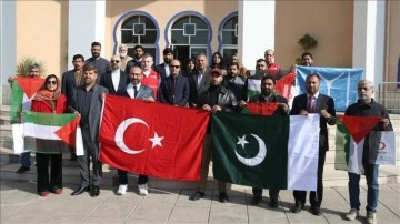 Pakistan'da Türkçe eğitimi alan öğrencilerden Filistin halkına yardım