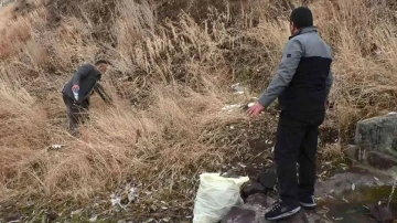 Palandöken’den hem doğal kaynak suyu alıyor hem de çevre temizliği yapıyorlar
