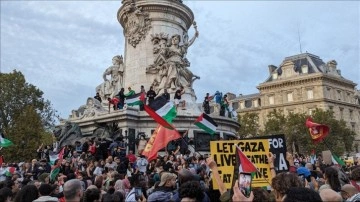 Paris'te yarın yapılması planlanan Filistinlilerle dayanışma gösterisi yasaklandı