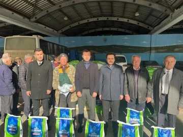 Pazarlar’da 350 çiftçiye 3 bin 750 kilo bordo bulamacı dağıtıldı
