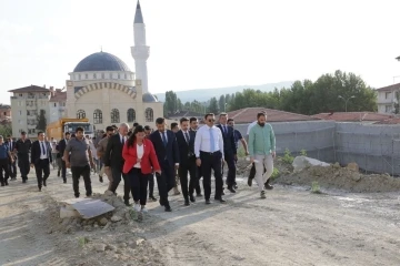 Pazarlar ilçesindeki TOKİ projesi yerinde inceledi
