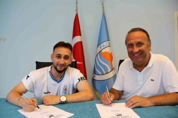 Pazarspor, Metin Caner Akbayrak’ı renklerine bağladı
