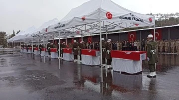 Pençe-Kilit şehitleri törenle memleketlerine uğurlandı