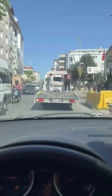 Pendik’te çekiciyle tehlikeli yolculuğa para cezası
