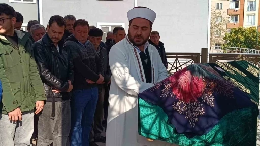 Pendik’te sevgilisi tarafından öldürülen kadın toprağa verildi
