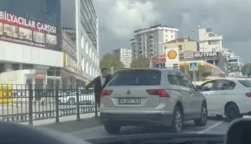 Pendik’te trafikte korna kavgası: Araçla önünü kesip bıçakla saldırdı