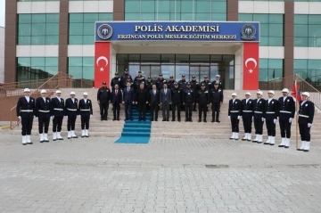 Polis adaylarına &quot;Aile İçi İletişim&quot; konulu seminer verildi
