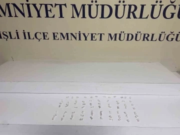 Polis ekipleri işçi kılığına girerek uyuşturucu satıcısını böyle yakaladı
