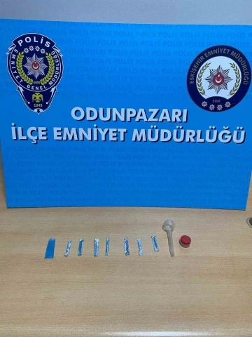 Polis ekiplerinden aranan şahısların yakalanmasına yönelik çalışma
