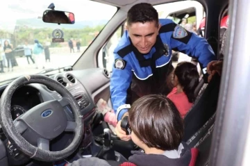 Polislerden özel öğrencilere ziyaret
