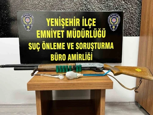 Polislerin şüphelendiği araçta uyuşturucu çıktı