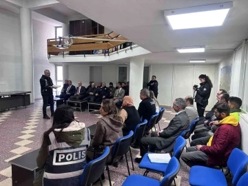 Polisten &quot;En İyi Narkotik Polisi Anne&quot; eğitimi
