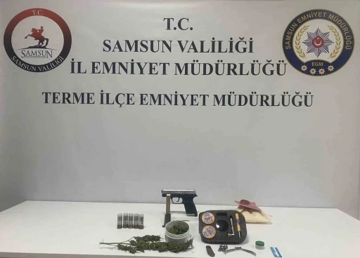 Pompalı tüfekli saldırganların evinden uyuşturucu ve silah çıktı
