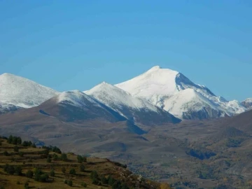 Posof’ta dağlar beyaza büründü
