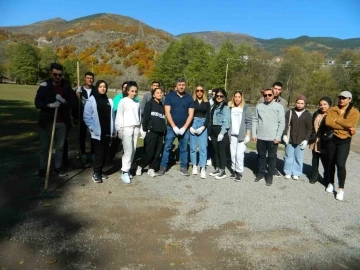 Posof’ta gençlerden örnek çevre farkındalığı uygulaması
