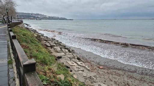 Poyraz fırtınası nedeniyle balıkçılar denize açılamadı
