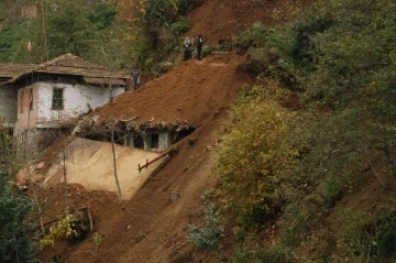 Prof. Dr. Ömer Kara: “Doğu Karadeniz Bölgesi’nin heyelan risk haritaları acilen çıkartılmalı&quot;
