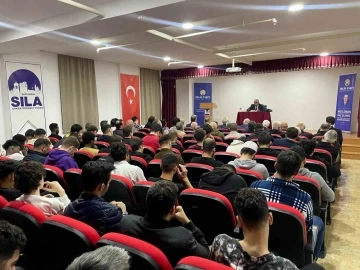 Prof. Dr. Ramazan Ayvallı üniversite öğrencileri ile buluştu
