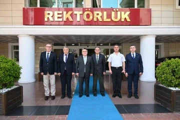 Prof. Dr. Sami Güçlü’den Rektör Özölçer’e ziyaret
