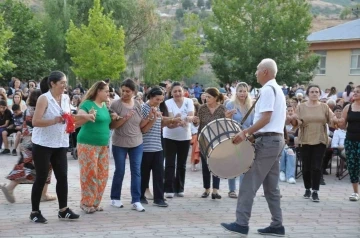 Pülümür Bal Festivaline binlerce kişi katıldı
