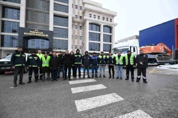 Pursaklar Belediyesinden deprem bölgelerine yardım eli
