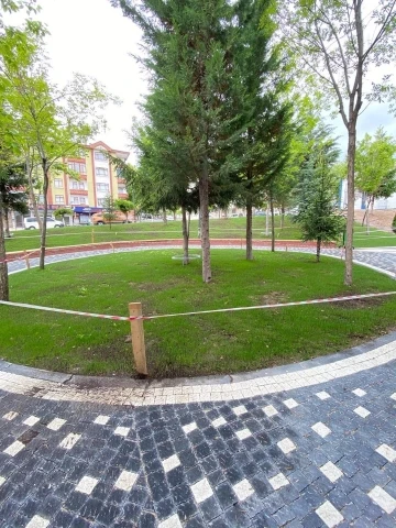 Pursaklar yenilenen park alanlarıyla nefes alıyor
