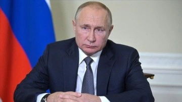 Putin, devlet başkanlığı seçimi için resmen adaylık başvurusunda bulundu