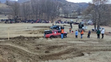 &quot;2. Şavşat Uluslararası Off-Road Oyunları&quot; renkli görüntülere sahne oldu
