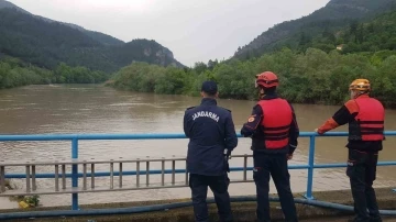 &quot;Çaya düşüp sele kapıldı&quot; ihbarı ekipleri harekete geçirdi
