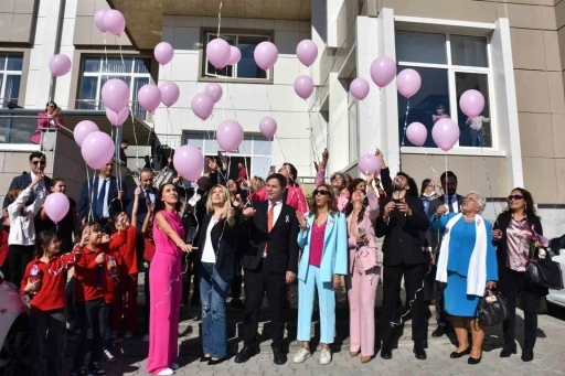 &quot;Pembe Güller Şenliği&quot; büyük ilgi gördü
