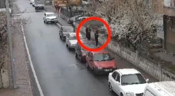 &quot;Polisim&quot; dedi, yaşlı adamın 560 bin TL değerindeki altınlarını dolandırdı