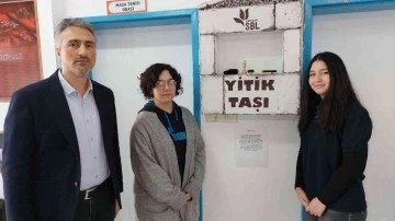 &quot;Yitik taşı&quot; geleneği lisede yaşatılıyor
