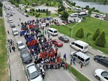 Ragbi takımlarından kortej yürüyüşü
