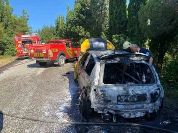 Gemlik'te ralli yarışında otomobil alev alev yandı