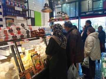 Ramazan Ayı şarküteri esnafının yüzünü güldürdü
