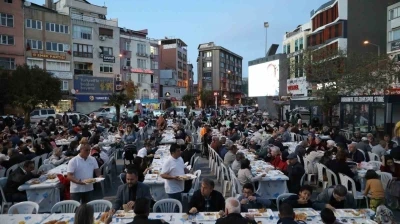 Ramazan’ın bereketi Burhaniye’de paylaşılıyor
