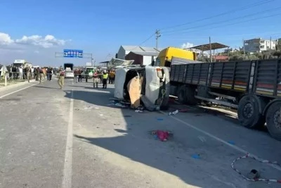 Ramazan'ın ilk günü korkunç kaza: 6 ölü 8 yaralı 