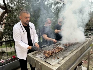 Bursa'da huzurevi sakinleri ve şehit ailelerini unutulmadı