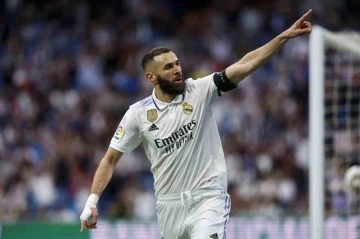 Real Madrid, Benzema’nın takımdan ayrılacağını duyurdu