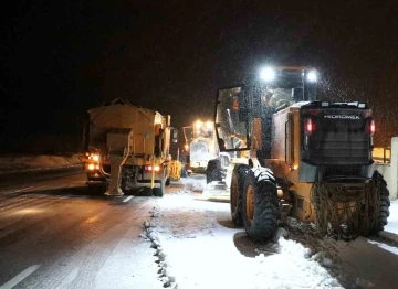 Refahiye’de kar ve tipiden taşımalı eğitim öğretime 1 gün süre ile ara verildi
