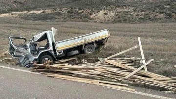 Refüje çıkıp takla attı, 1 ölü 2 yaralı