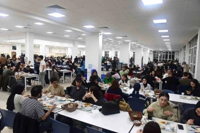 Rektör Adıgüzel öğrencilerle iftar yemeğinde buluşmaya devam ediyor
