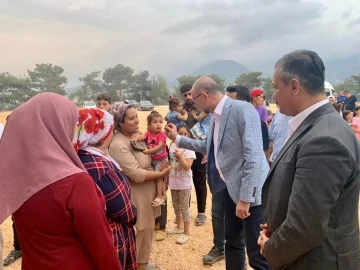 Rektör Erdal, Hatay’da depremzede miniklerle bir araya geldi
