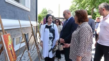 Ressam Dilek Kocaman’dan &quot;Küllerinden doğan renkler&quot; konulu resim sergisi
