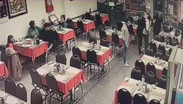 Restoran çalışanından hayat kurtaran müdahale
