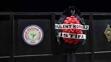 Rizespor taraftarları Bülent Korkmaz’ı istifaya davet etti