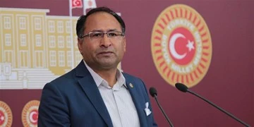 Roman Milletvekili Özcan Purçu CHP'den istifa etti