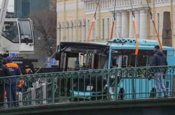 Rusya’da nehre uçan otobüste 7 kişi öldü
